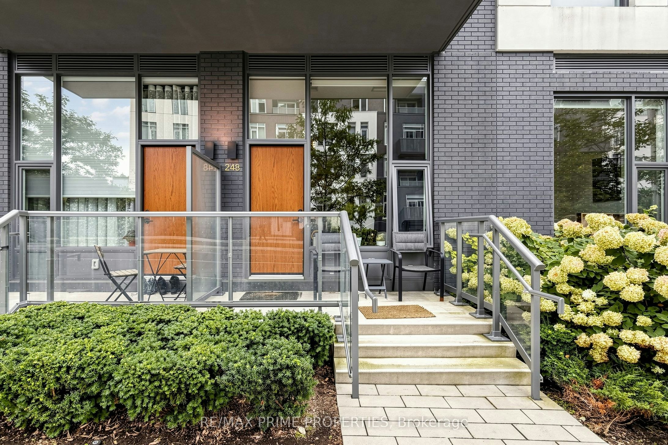 19-25 Adra Grado Way, Toronto, ON, M2J 0H6 - 12