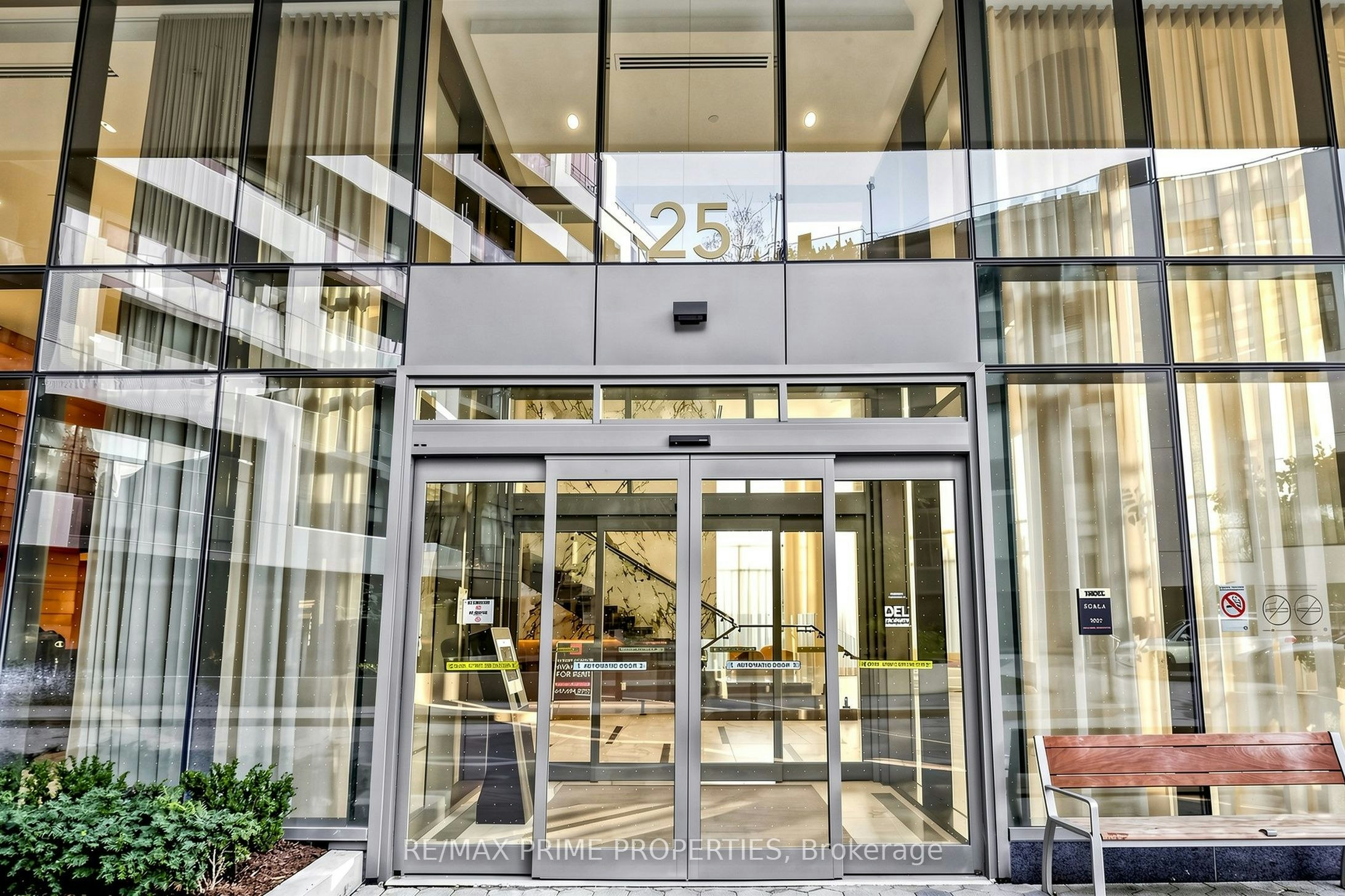 19-25 Adra Grado Way, Toronto, ON, M2J 0H6 - 4