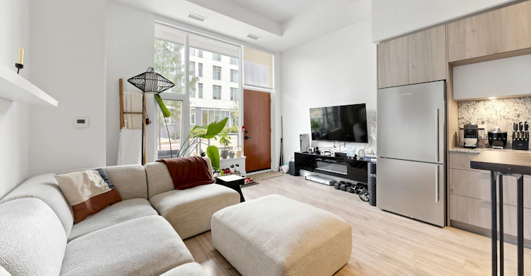 19-25 Adra Grado Way, Toronto, ON, M2J 0H6 - 16
