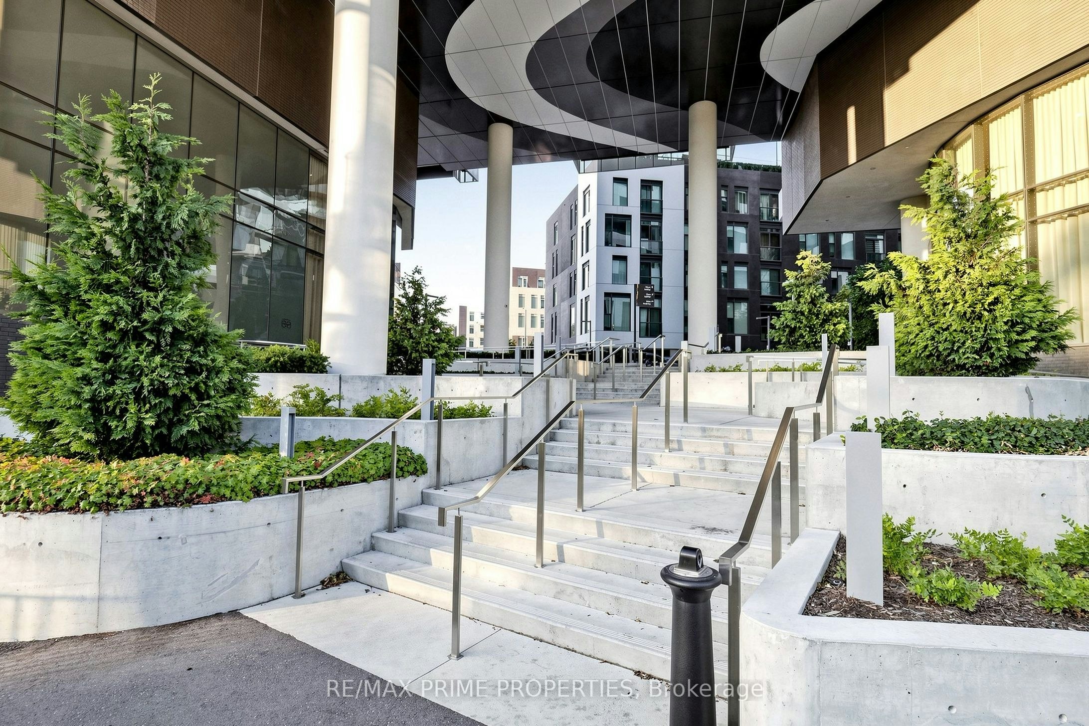19-25 Adra Grado Way, Toronto, ON, M2J 0H6 - 3