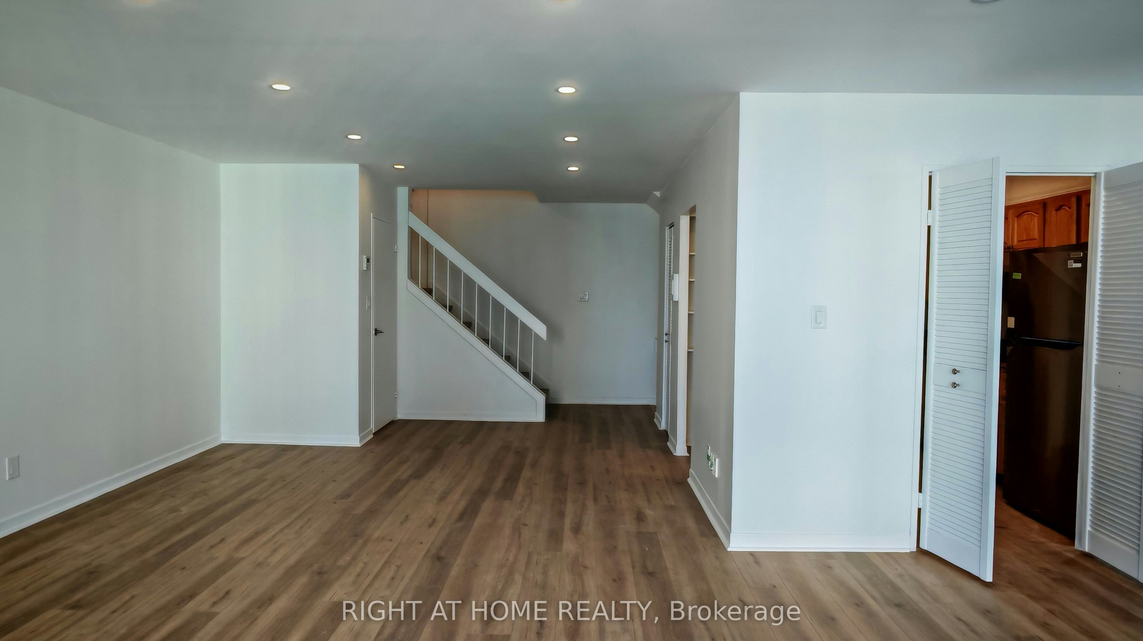 2434-33 Harbour Square, Toronto, ON, M5J 2G2 - 2