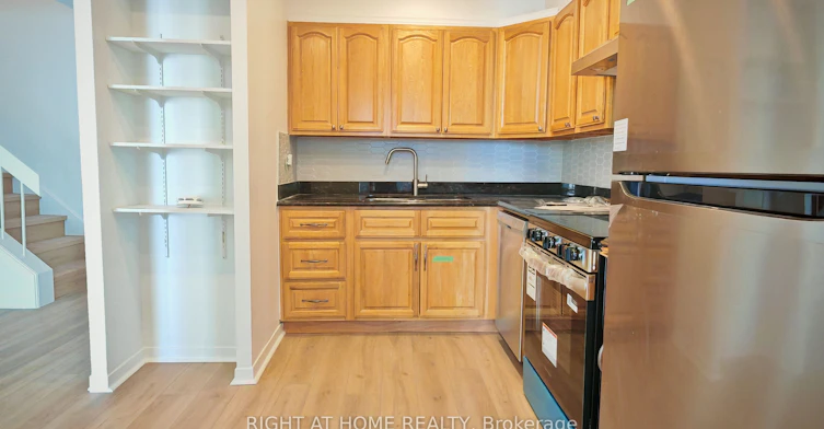 2434-33 Harbour Square, Toronto, ON, M5J 2G2 - 4