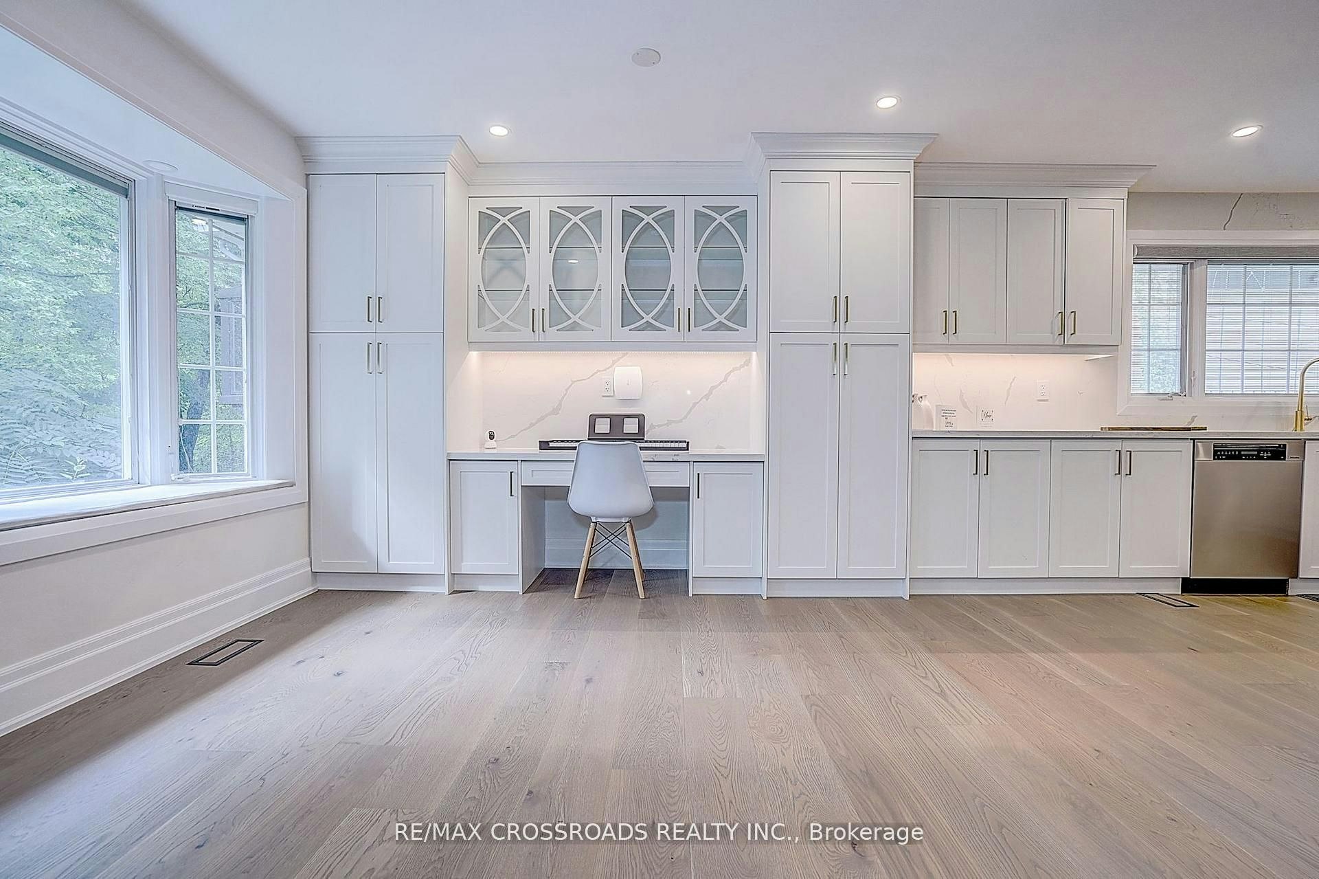 55 Forest Grove Drive, Toronto, ON, M2K 1Z4 - 14