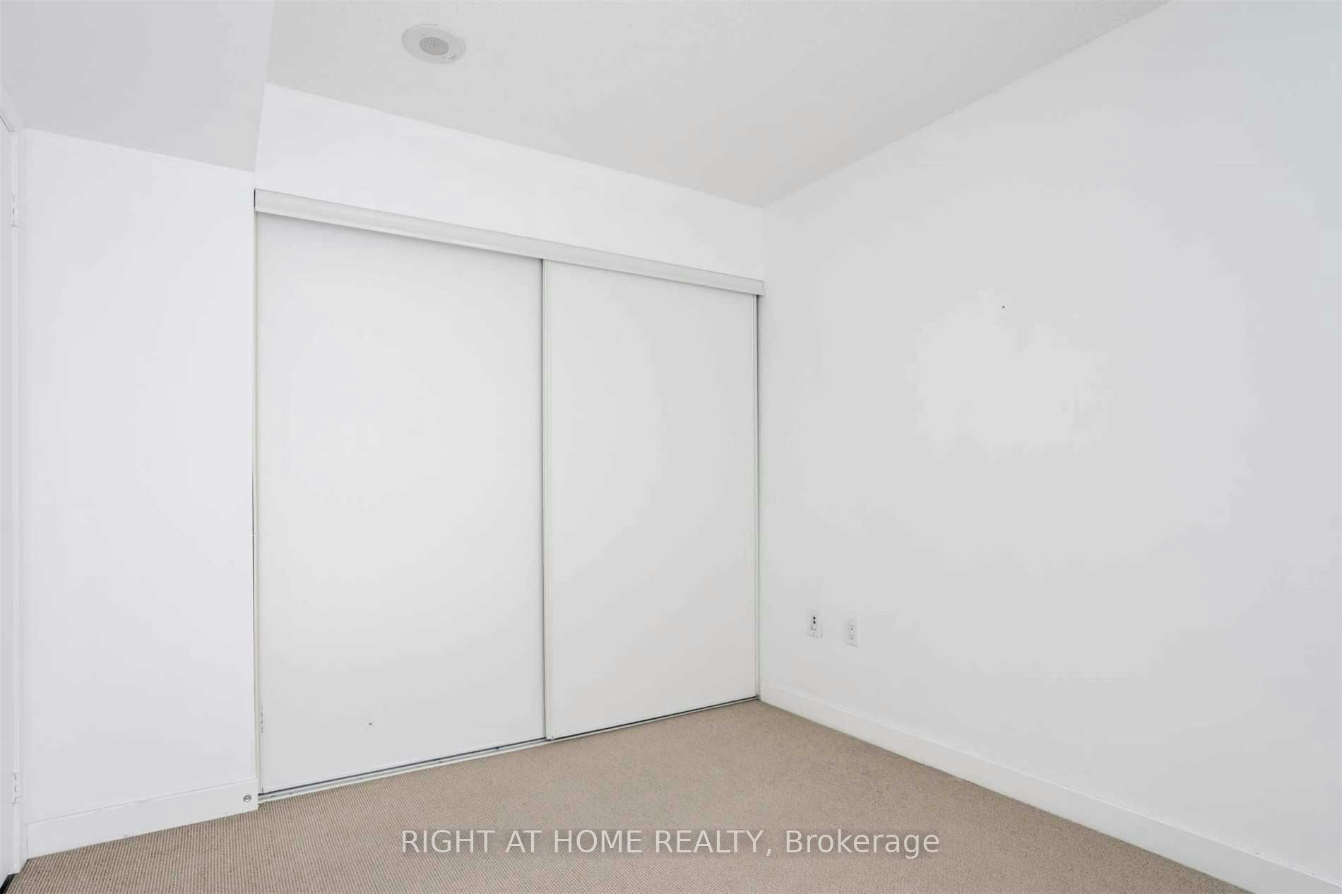1505-15 Iceboat Terrace, Toronto, ON, M5V 4A5 - 11