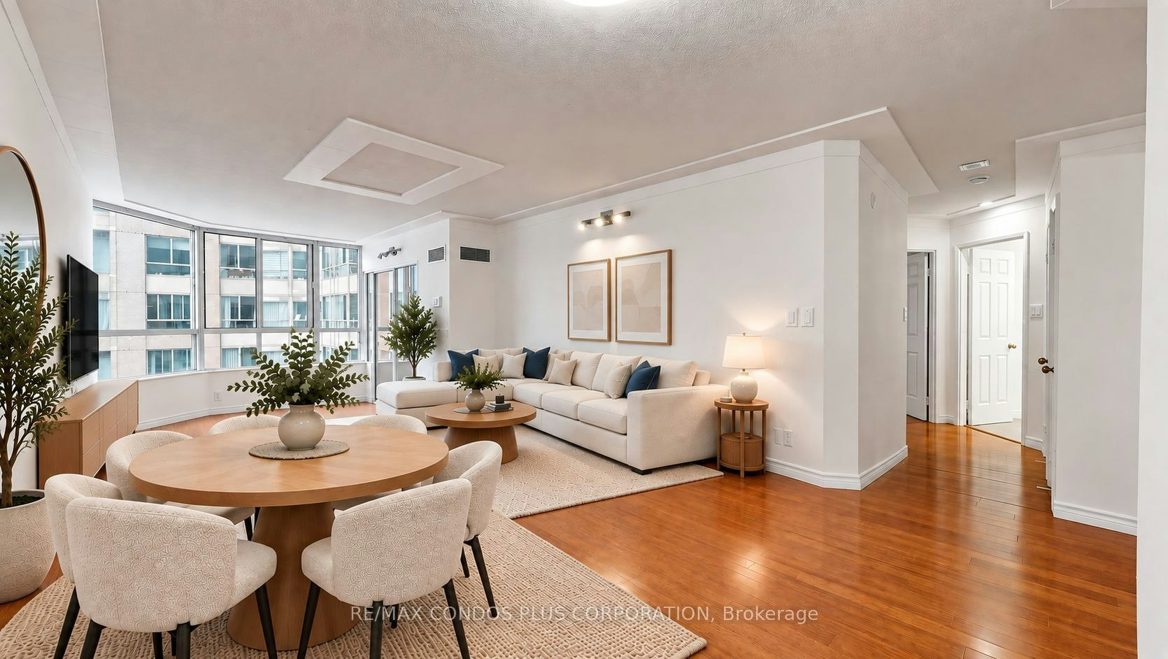 702-717 Bay Street, Toronto, ON, M5G 2J9