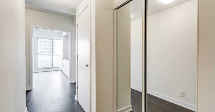 4201-2221 Yonge Street, Toronto, ON, M4S 2B4 - 4