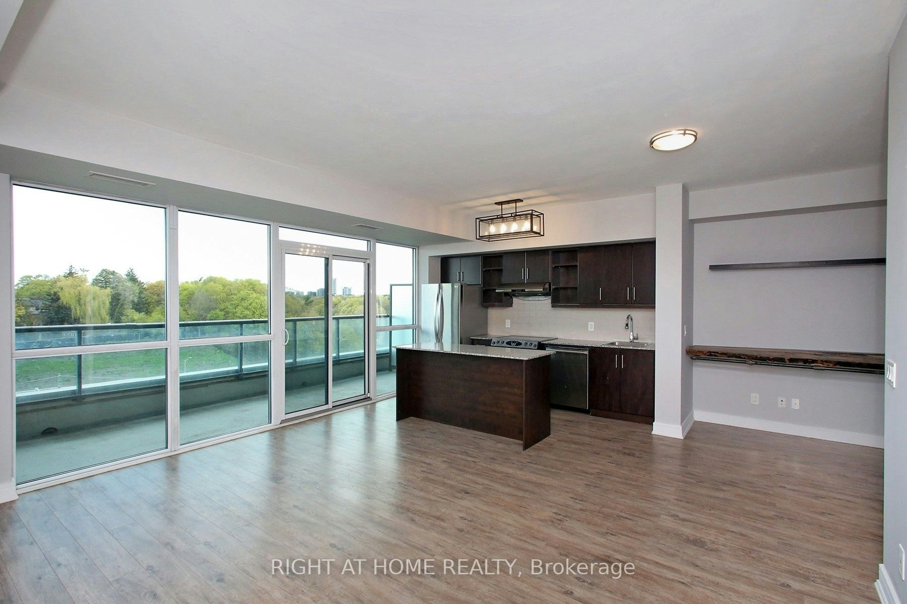 303-35 Brian Peck Crescent, Toronto, ON, M4G 0A5 - 14