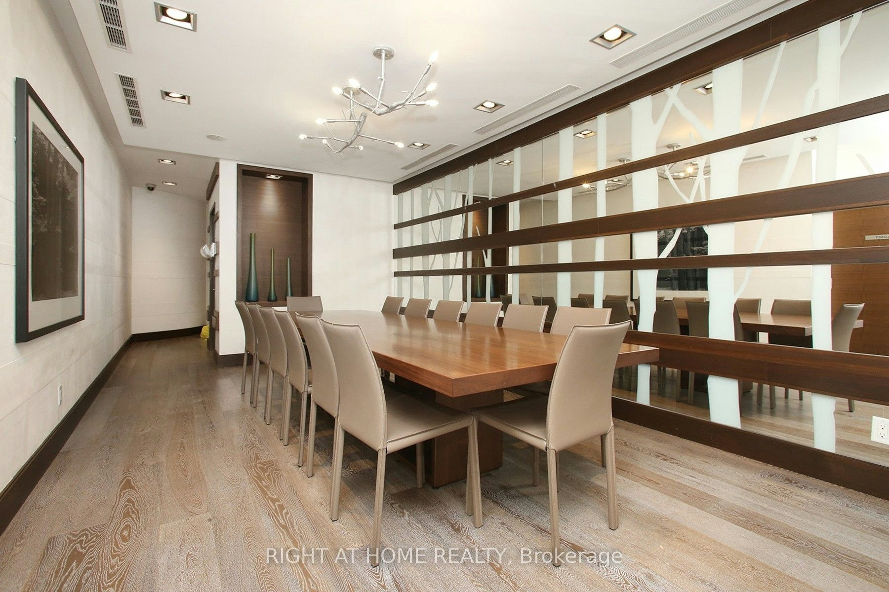 303-35 Brian Peck Crescent, Toronto, ON, M4G 0A5 - 10