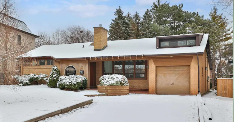 11 Leacroft Crescent, Toronto, ON, M3B 2G5