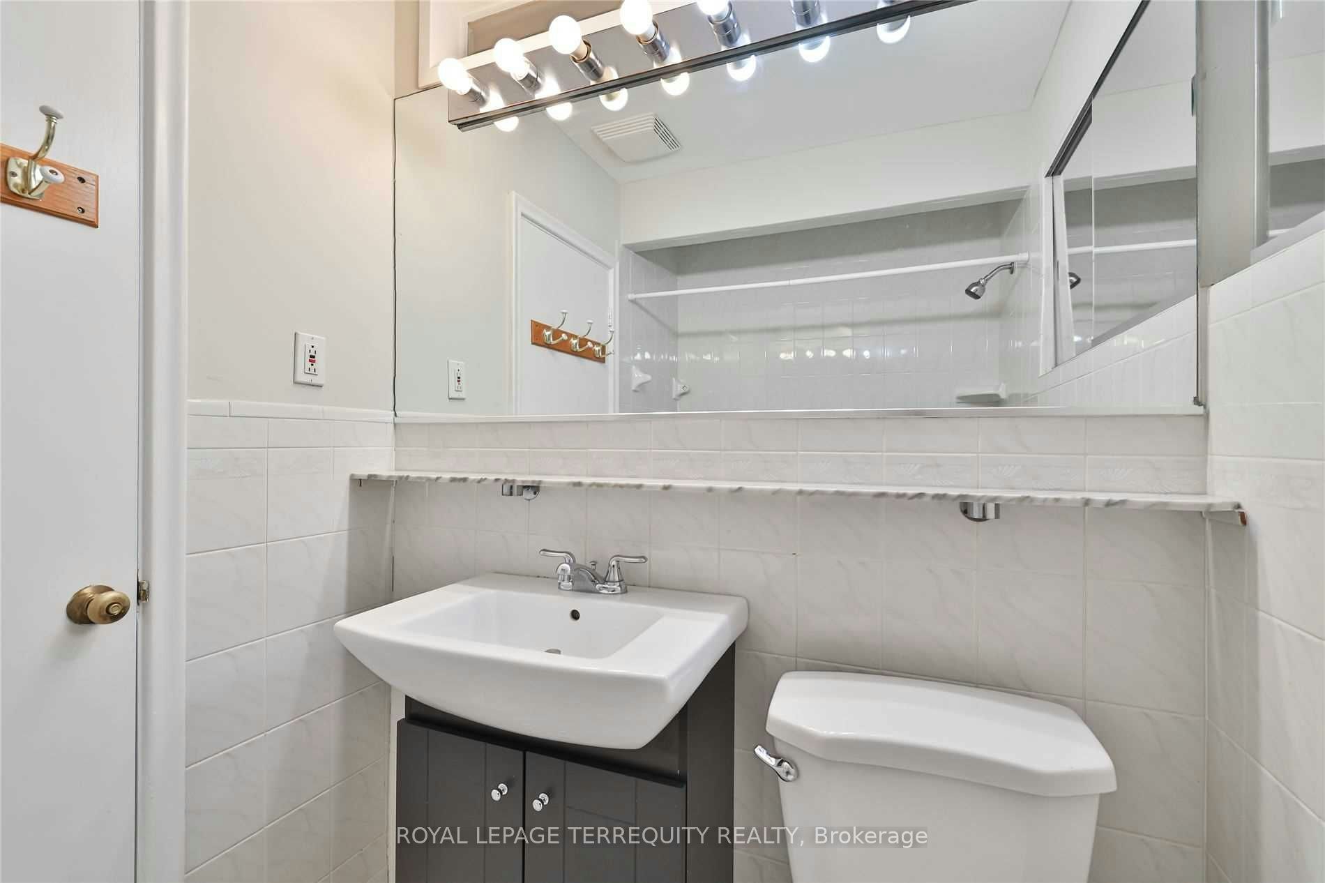 11 Leacroft Crescent, Toronto, ON, M3B 2G5 - 22