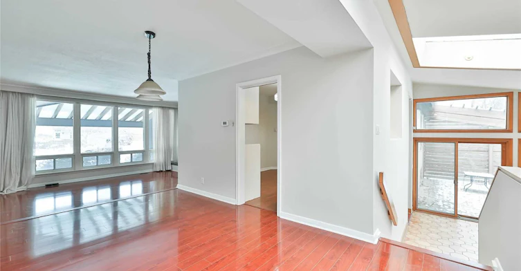 11 Leacroft Crescent, Toronto, ON, M3B 2G5 - 11