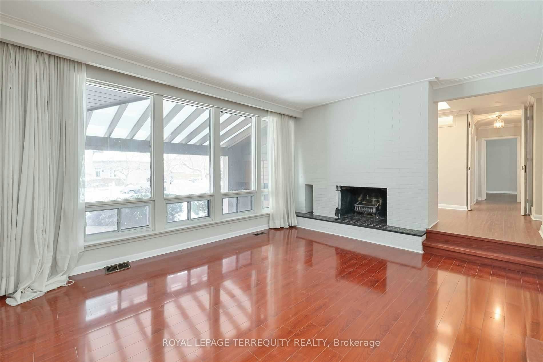 11 Leacroft Crescent, Toronto, ON, M3B 2G5 - 9