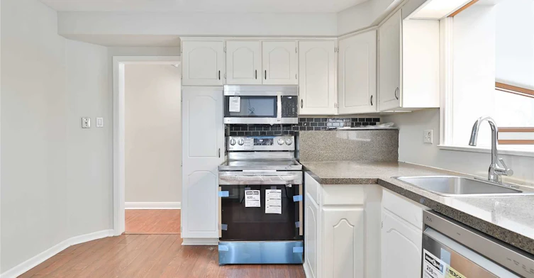 11 Leacroft Crescent, Toronto, ON, M3B 2G5 - 16