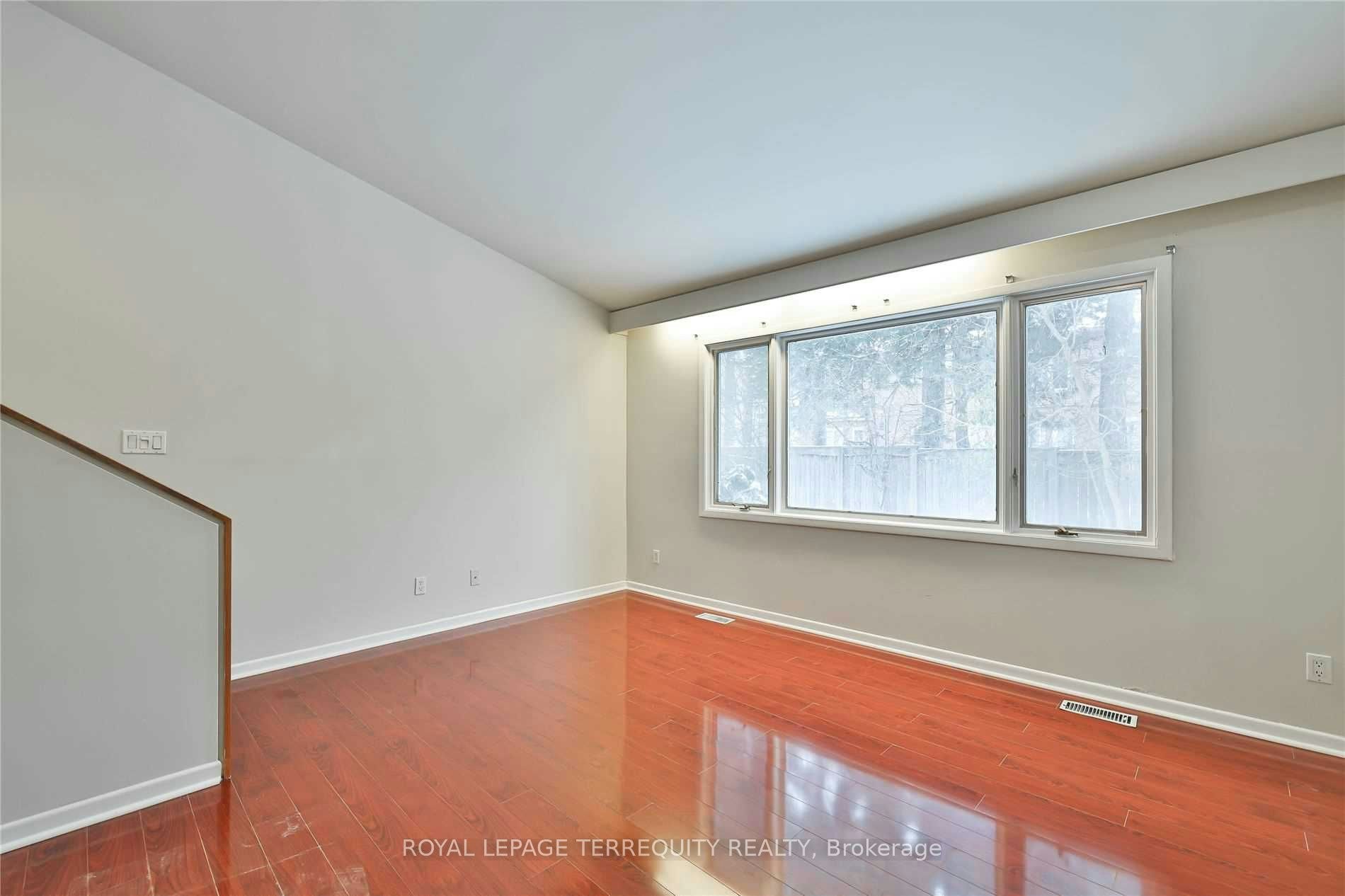 11 Leacroft Crescent, Toronto, ON, M3B 2G5 - 21