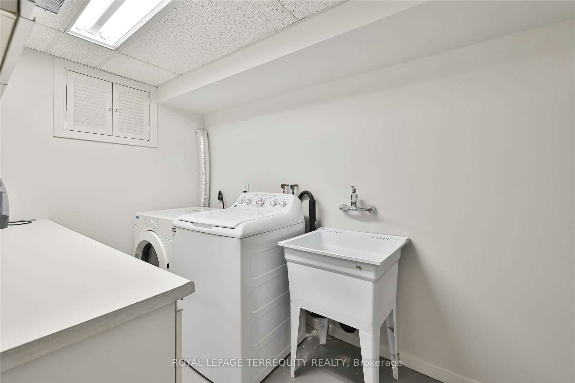 11 Leacroft Crescent, Toronto, ON, M3B 2G5 - 36