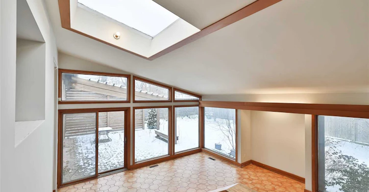 11 Leacroft Crescent, Toronto, ON, M3B 2G5 - 4