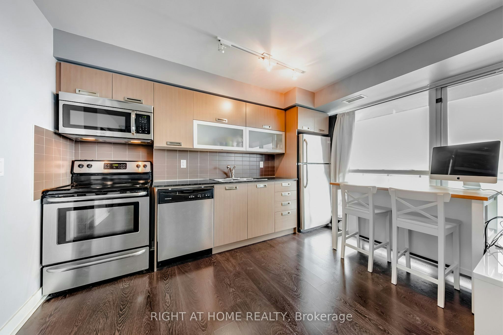 1908-100 Western Battery Road, Toronto, ON, M6K 3S2 - 3
