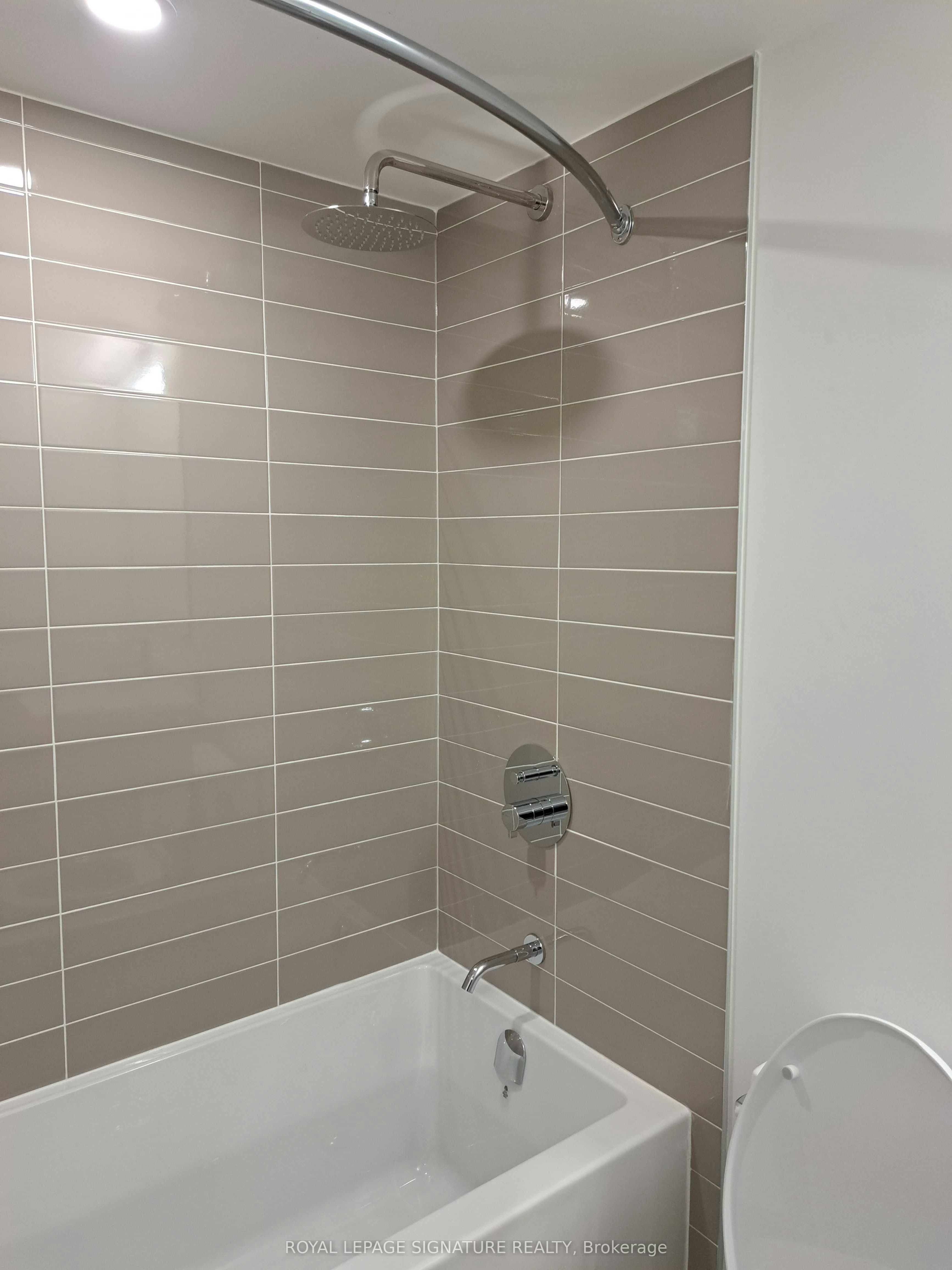 204-30 Tretti Way, Toronto, ON, M3H 0E3 - 8