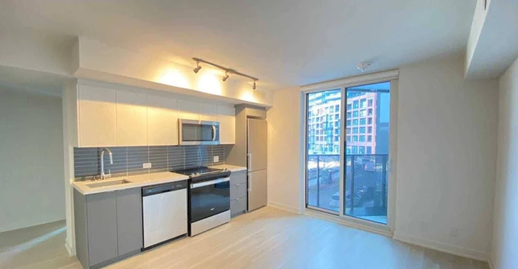 204-30 Tretti Way, Toronto, ON, M3H 0E3