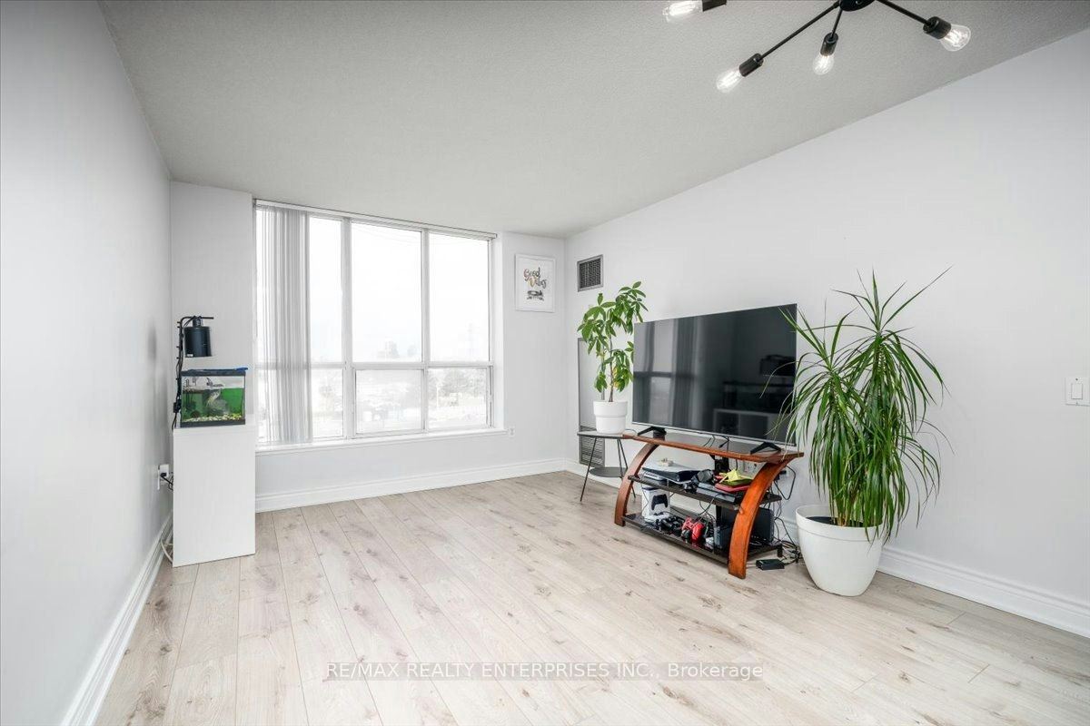 506-21 Overlea Boulevard NE, Toronto, ON, M4H 1P2 - 11
