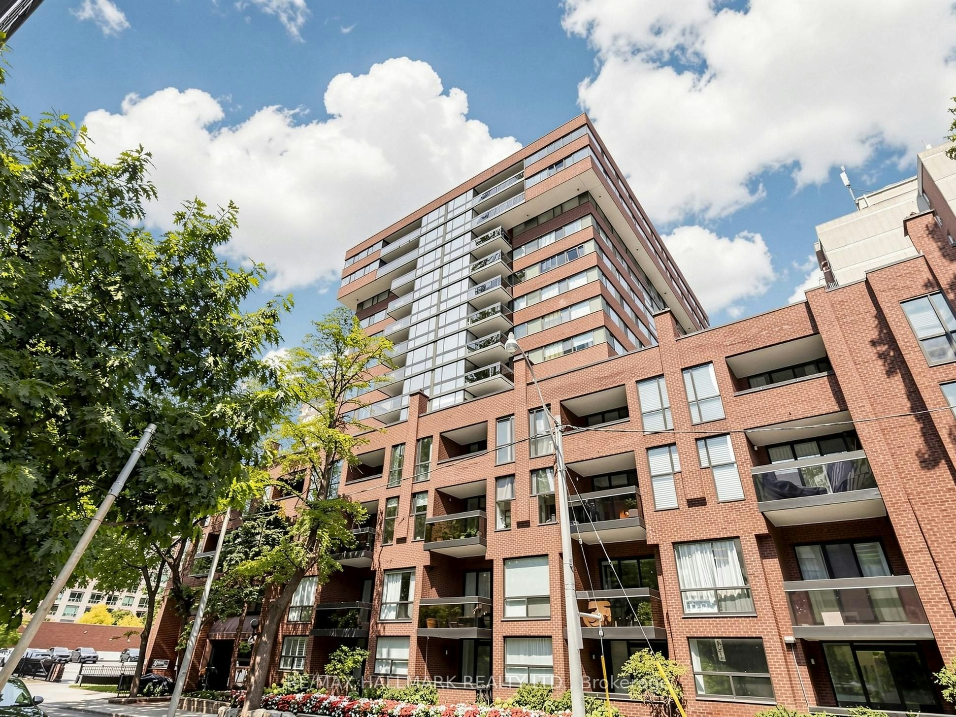 1405-15 Mcmurrich Street, Toronto, ON, M5R 3M6