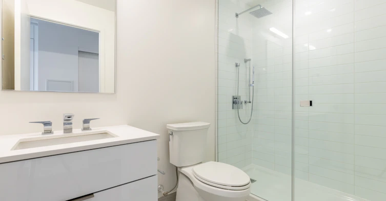 3608-20 Lombard Street, Toronto, ON, M5C 0A7 - 5