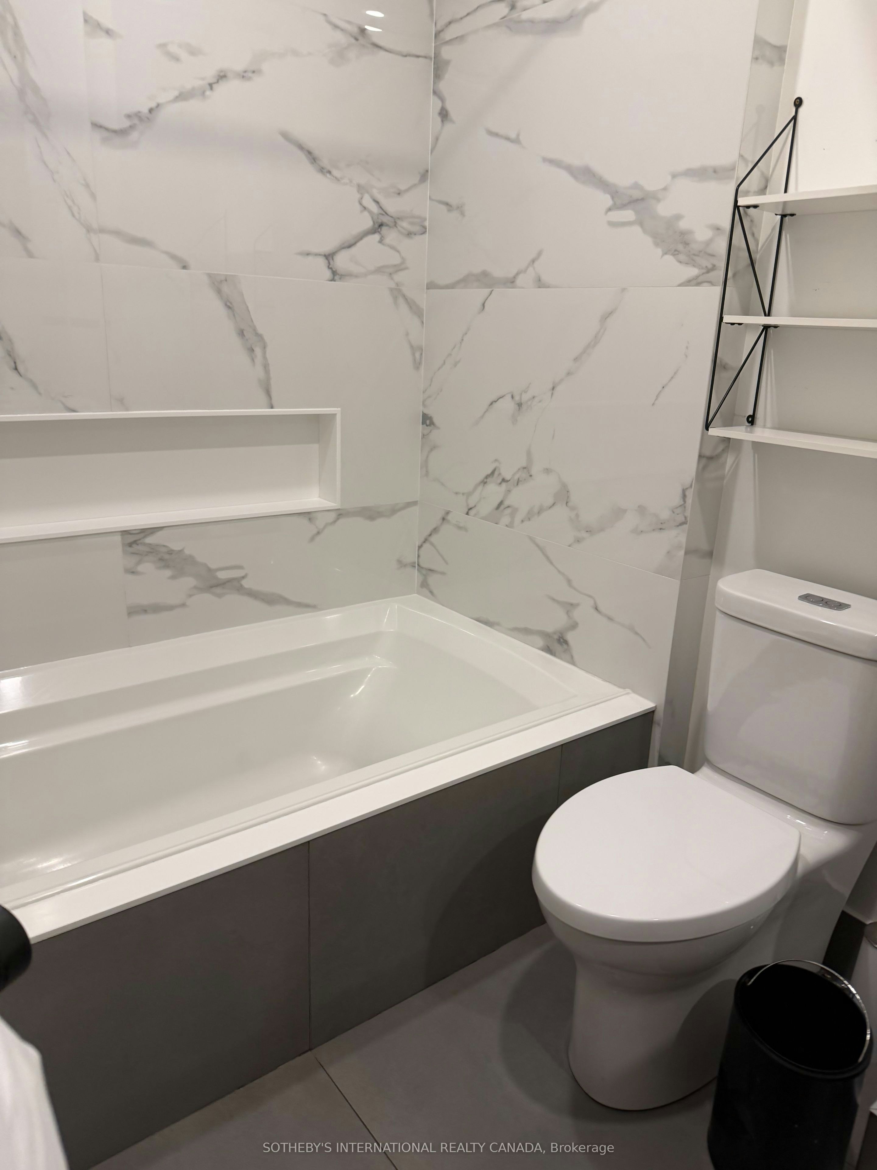 21 Hillcrest Park, Toronto, ON, M4X 1E8 - 10