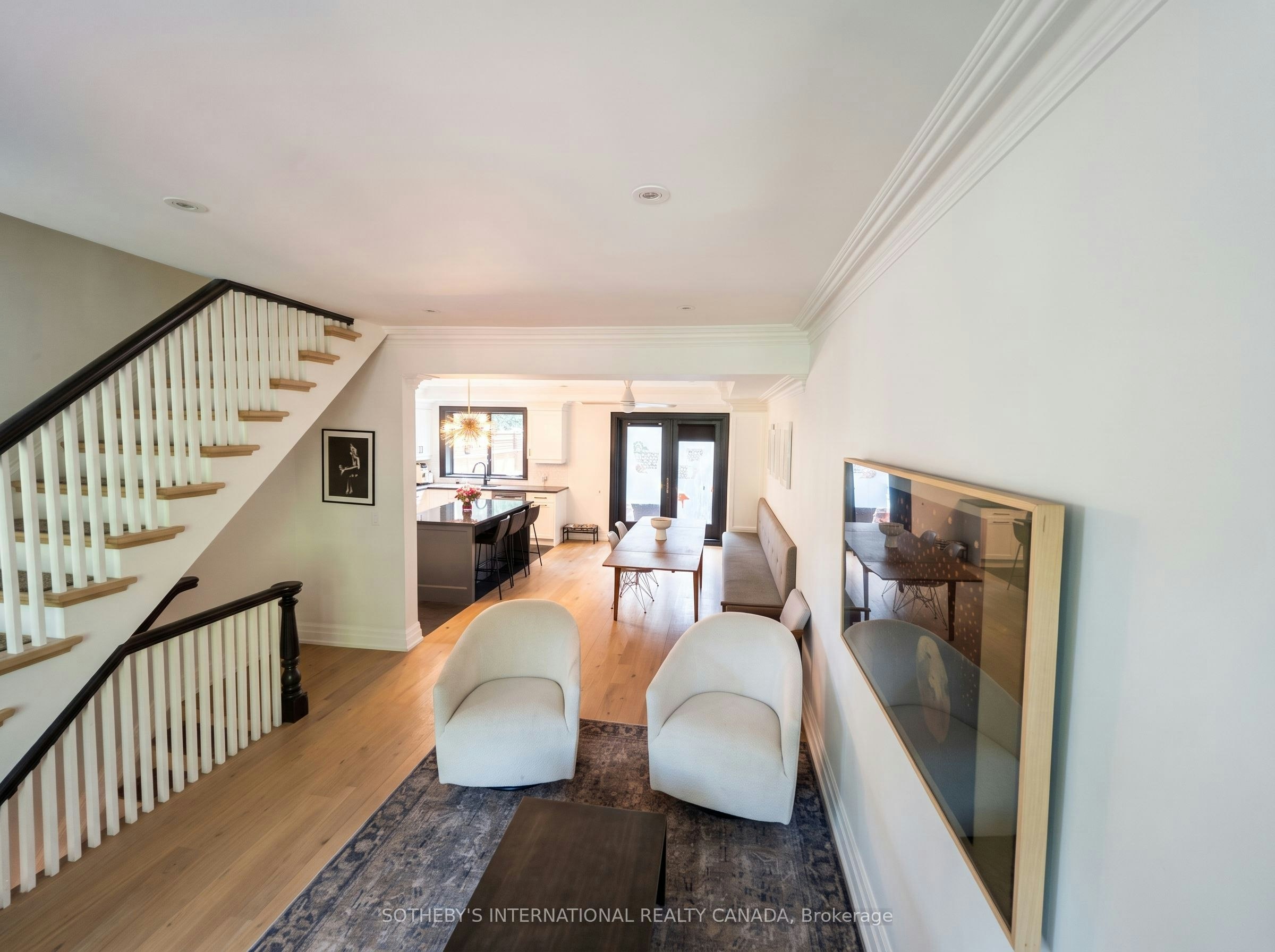 21 Hillcrest Park, Toronto, ON, M4X 1E8 - 3