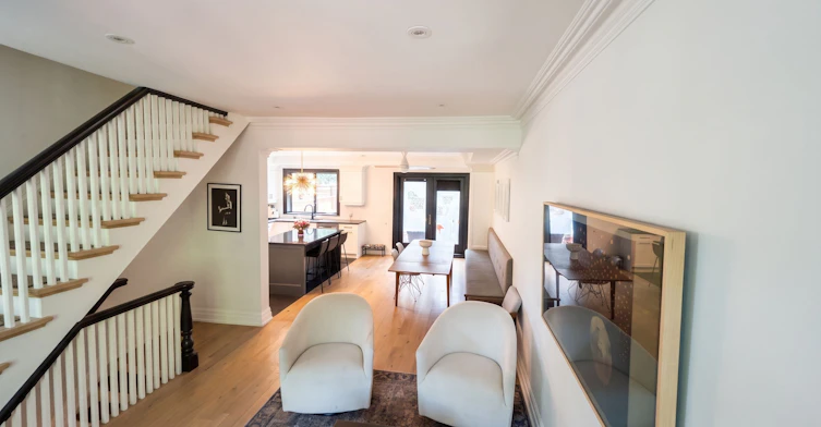 21 Hillcrest Park, Toronto, ON, M4X 1E8 - 3