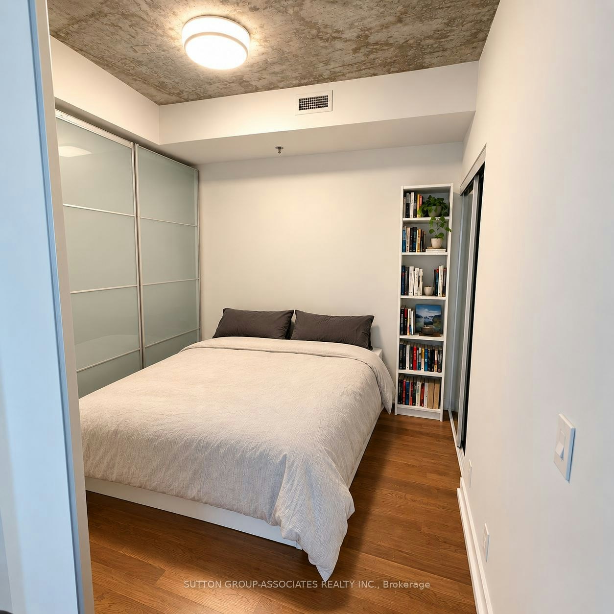 606-15 Beverley Street, Toronto, ON, M5T 1X8 - 5