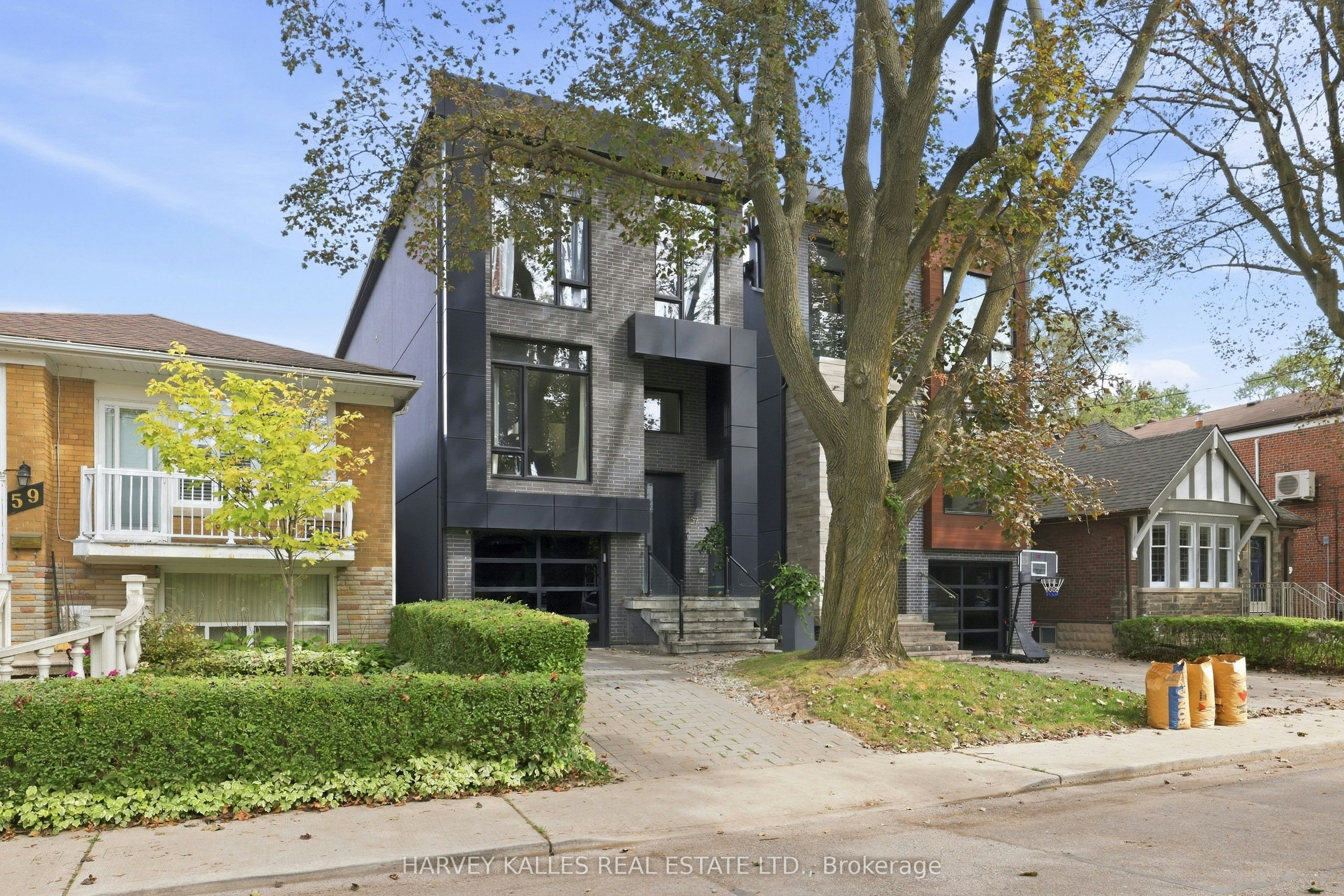 57 Roseneath Gardens, Toronto, ON, M6C 3X5