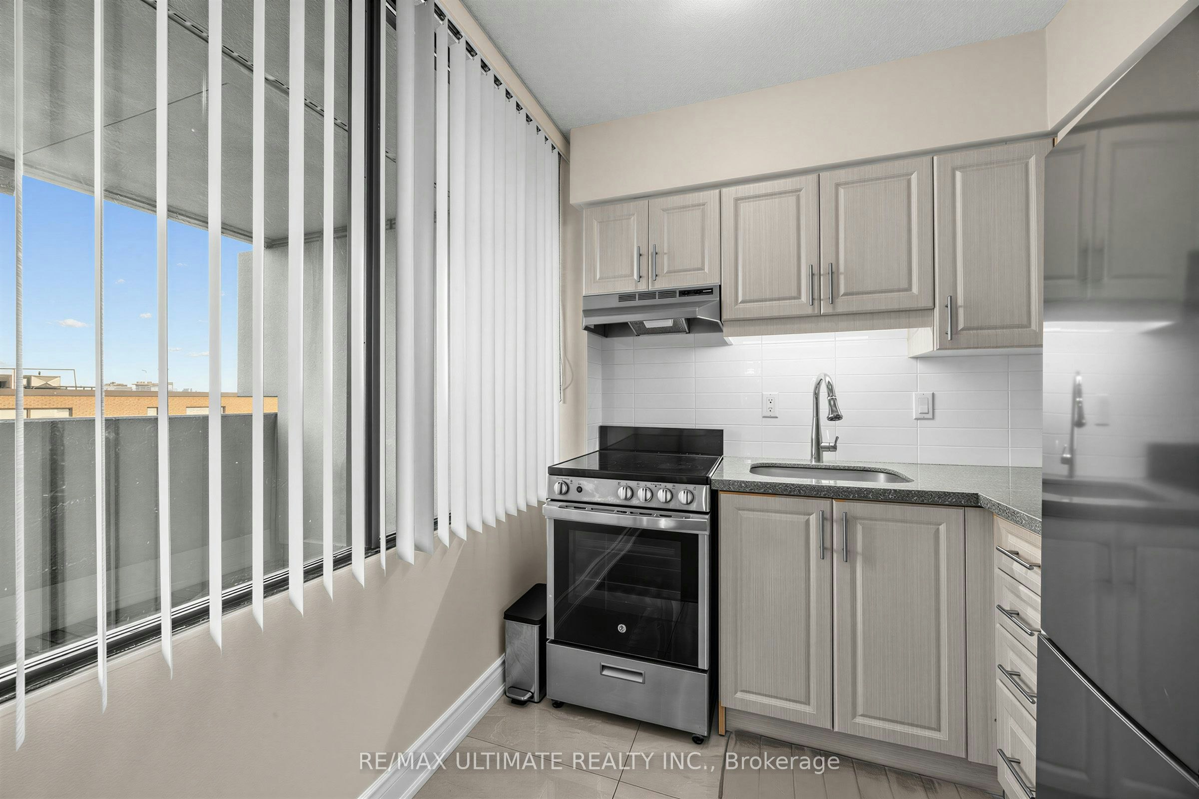 603-720 Spadina Avenue, Toronto, ON, M5S 2T9 - 2