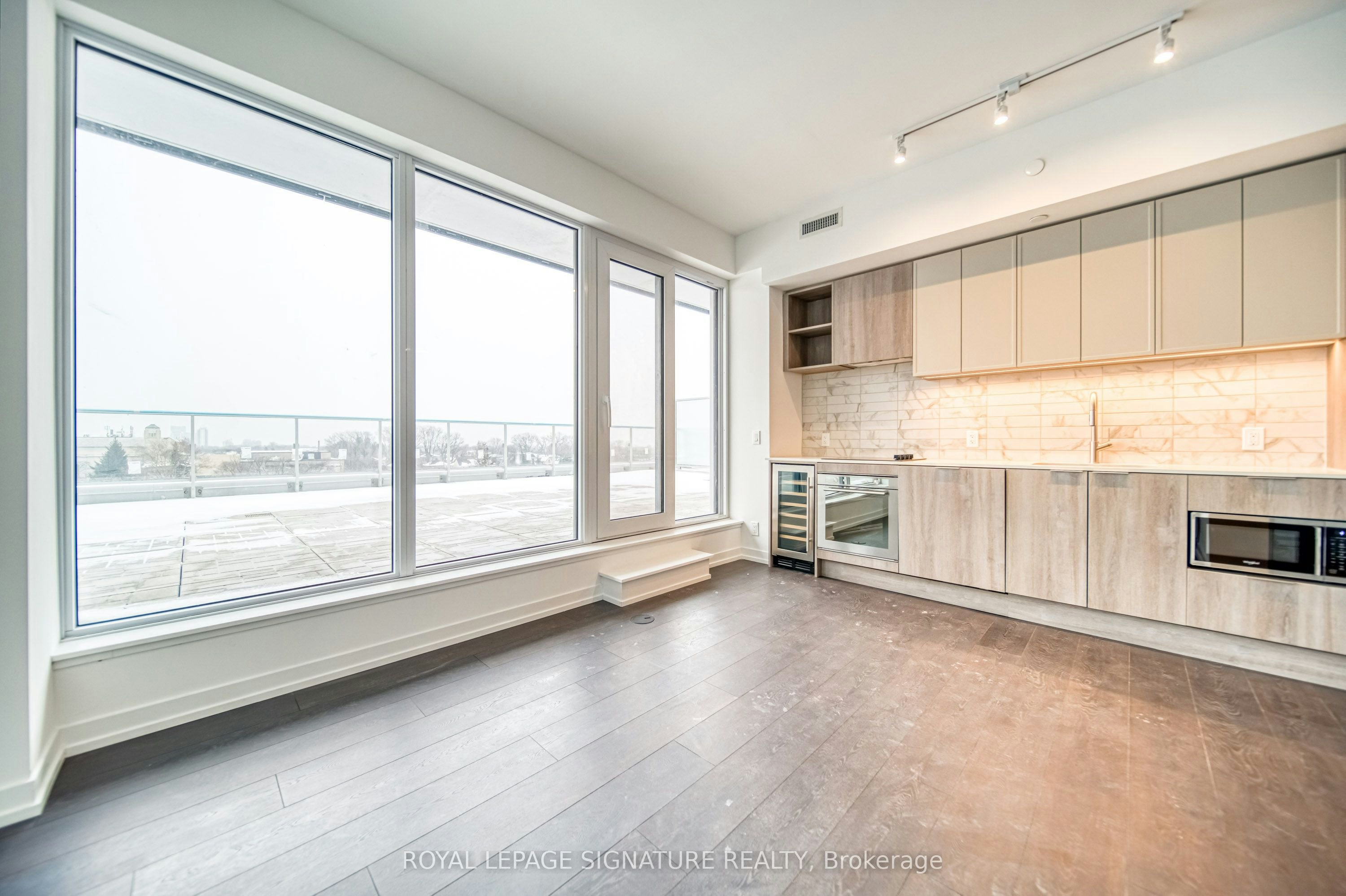 807-2020 Bathurst Street, Toronto, ON, M5P 0A6 - 9