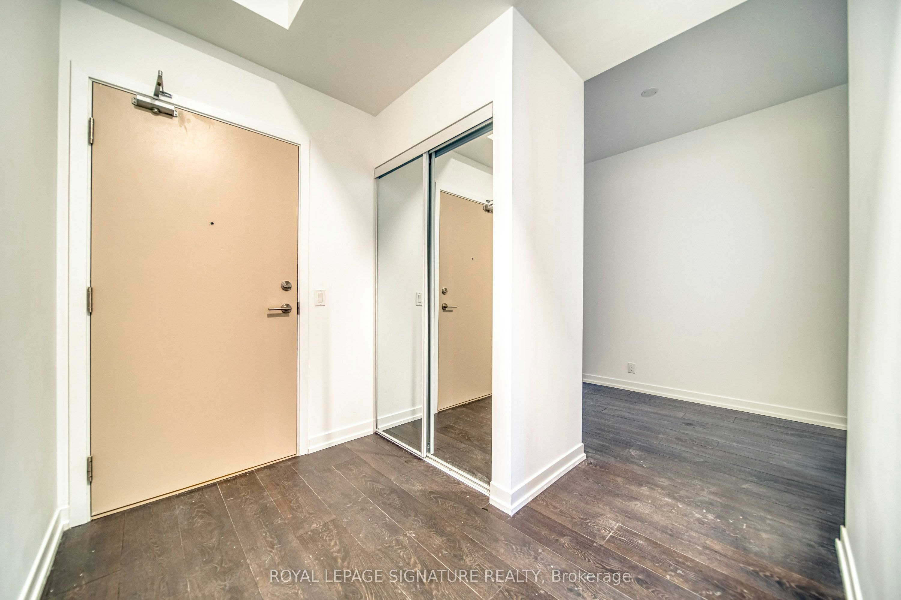 807-2020 Bathurst Street, Toronto, ON, M5P 0A6 3
