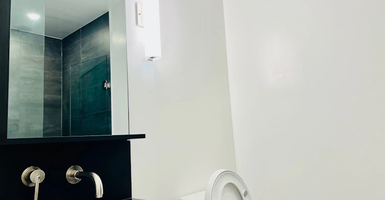 717N-120 Broadway Avenue, Toronto, ON, M4P 0E9 - 8