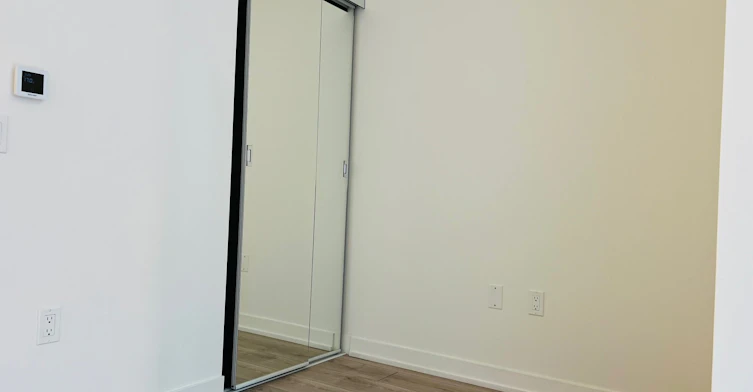 717N-120 Broadway Avenue, Toronto, ON, M4P 0E9 - 7