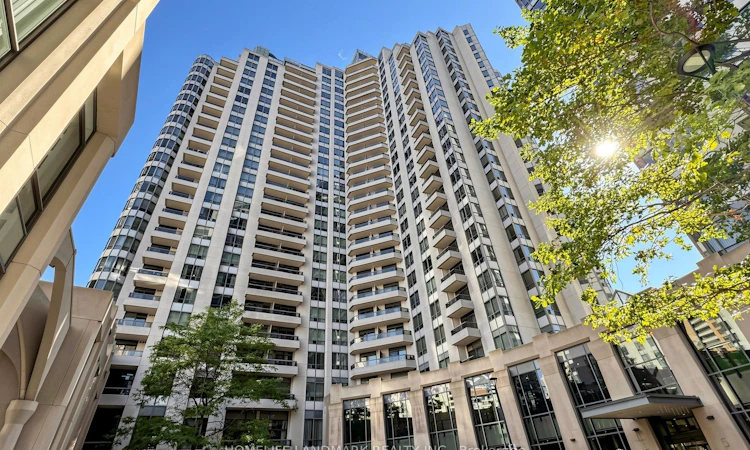 220-15 Northtown Way