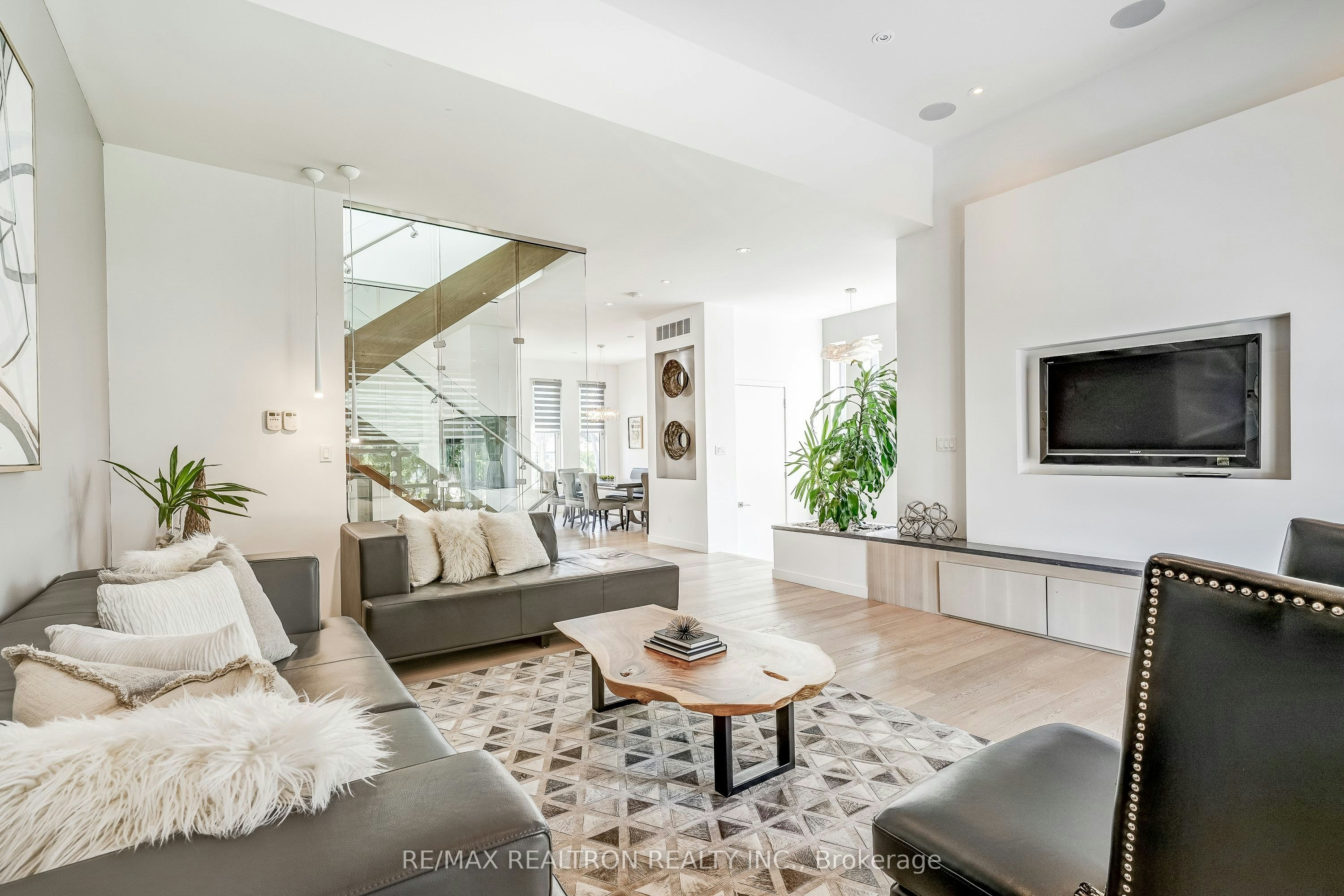 87 Otonabee Avenue, Toronto, ON, M2M 2S7 - 7