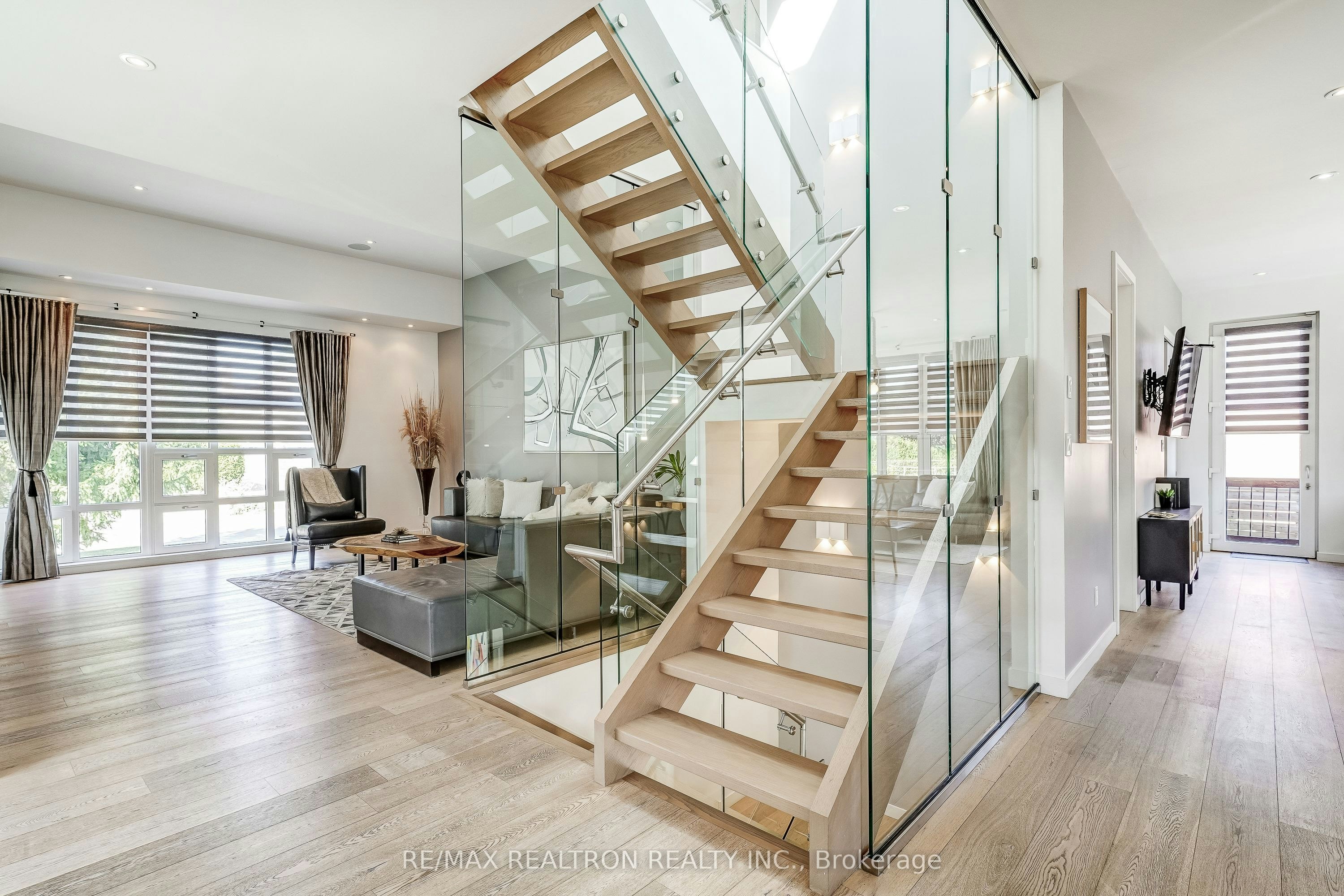87 Otonabee Avenue, Toronto, ON, M2M 2S7 - 4