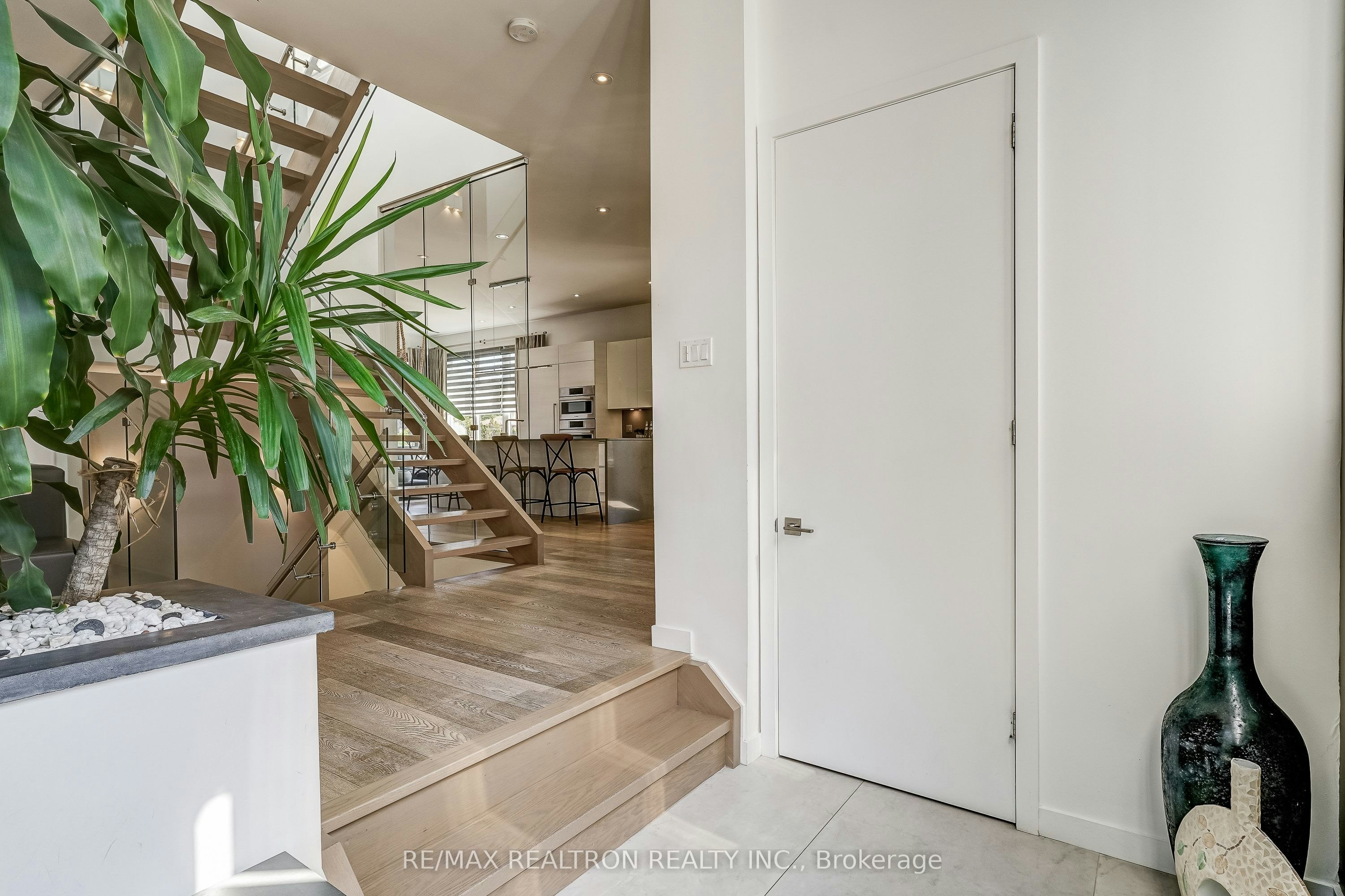 87 Otonabee Avenue, Toronto, ON, M2M 2S7 - 3