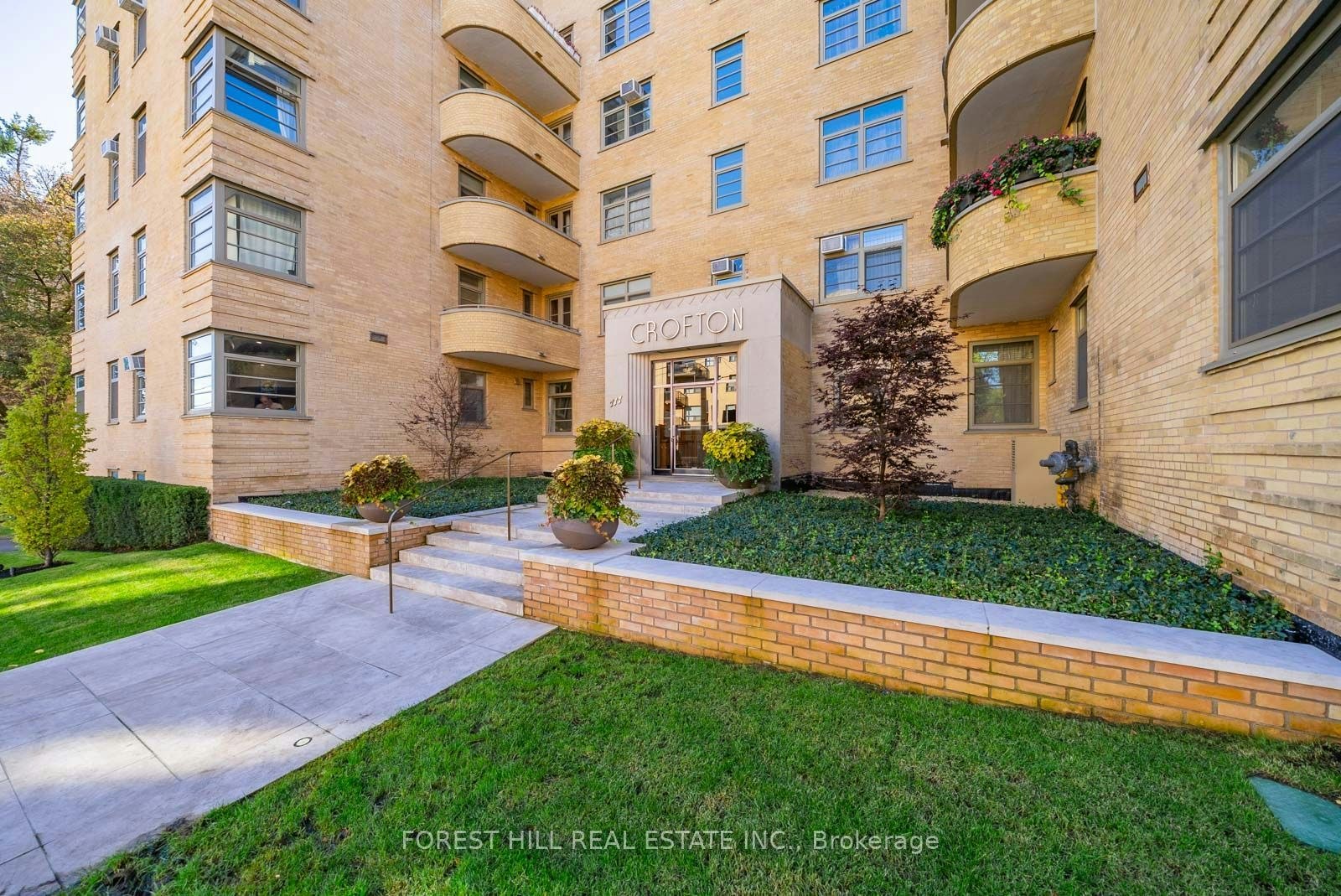 301-717 Eglinton Avenue W, Toronto, ON, M5N 1C9