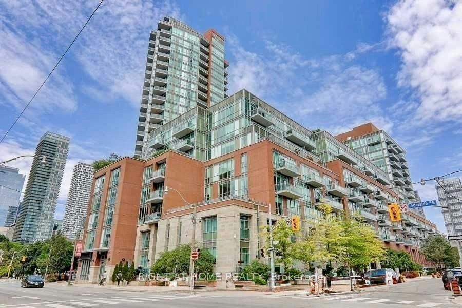 S 828-112 George Street, Toronto, ON, M5A 2M5