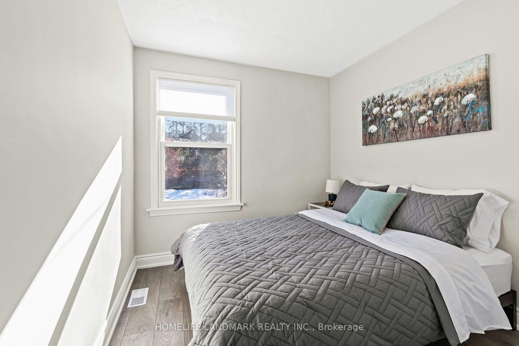 107 Parklea Drive, Toronto, ON, M4G 2J9 - 7