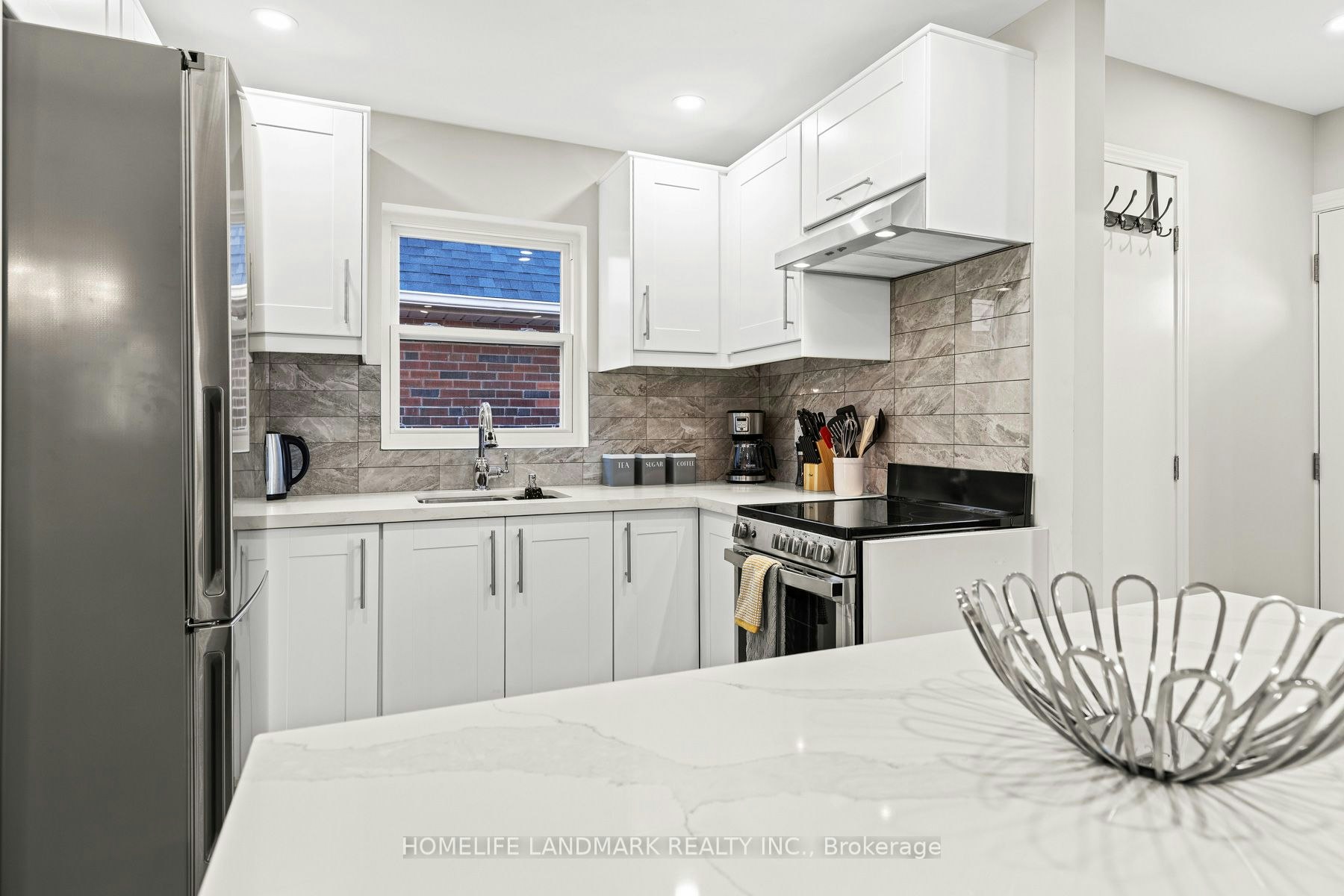 107 Parklea Drive, Toronto, ON, M4G 2J9 - 13