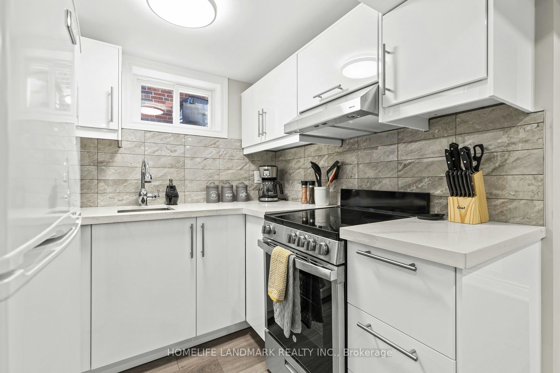 107 Parklea Drive, Toronto, ON, M4G 2J9 - 25