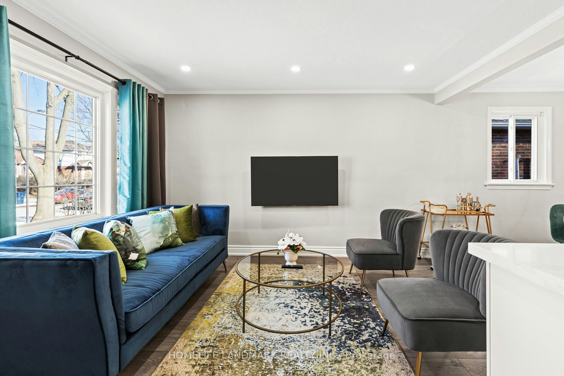 107 Parklea Drive, Toronto, ON, M4G 2J9 - 4