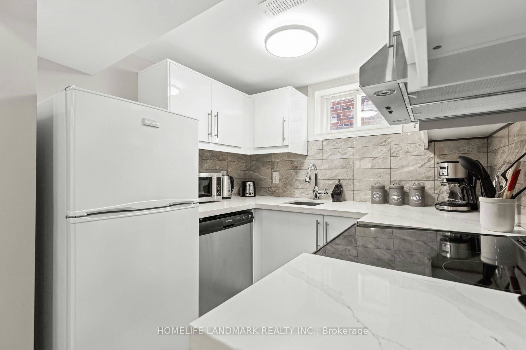107 Parklea Drive, Toronto, ON, M4G 2J9 - 26