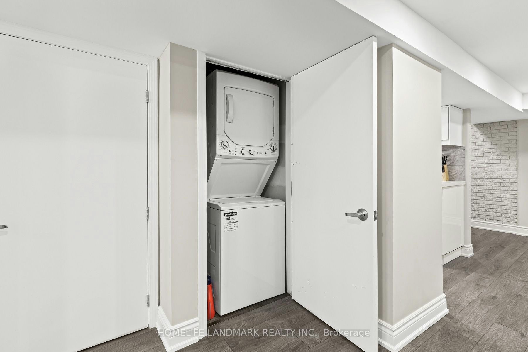 107 Parklea Drive, Toronto, ON, M4G 2J9 - 24