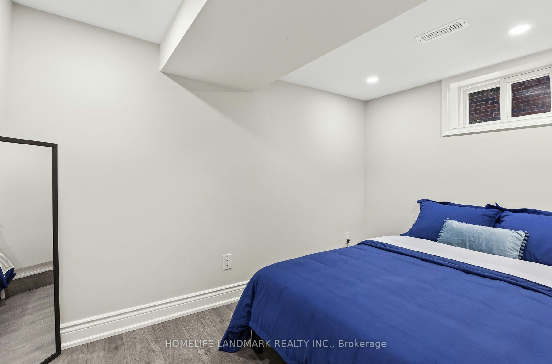 107 Parklea Drive, Toronto, ON, M4G 2J9 - 22