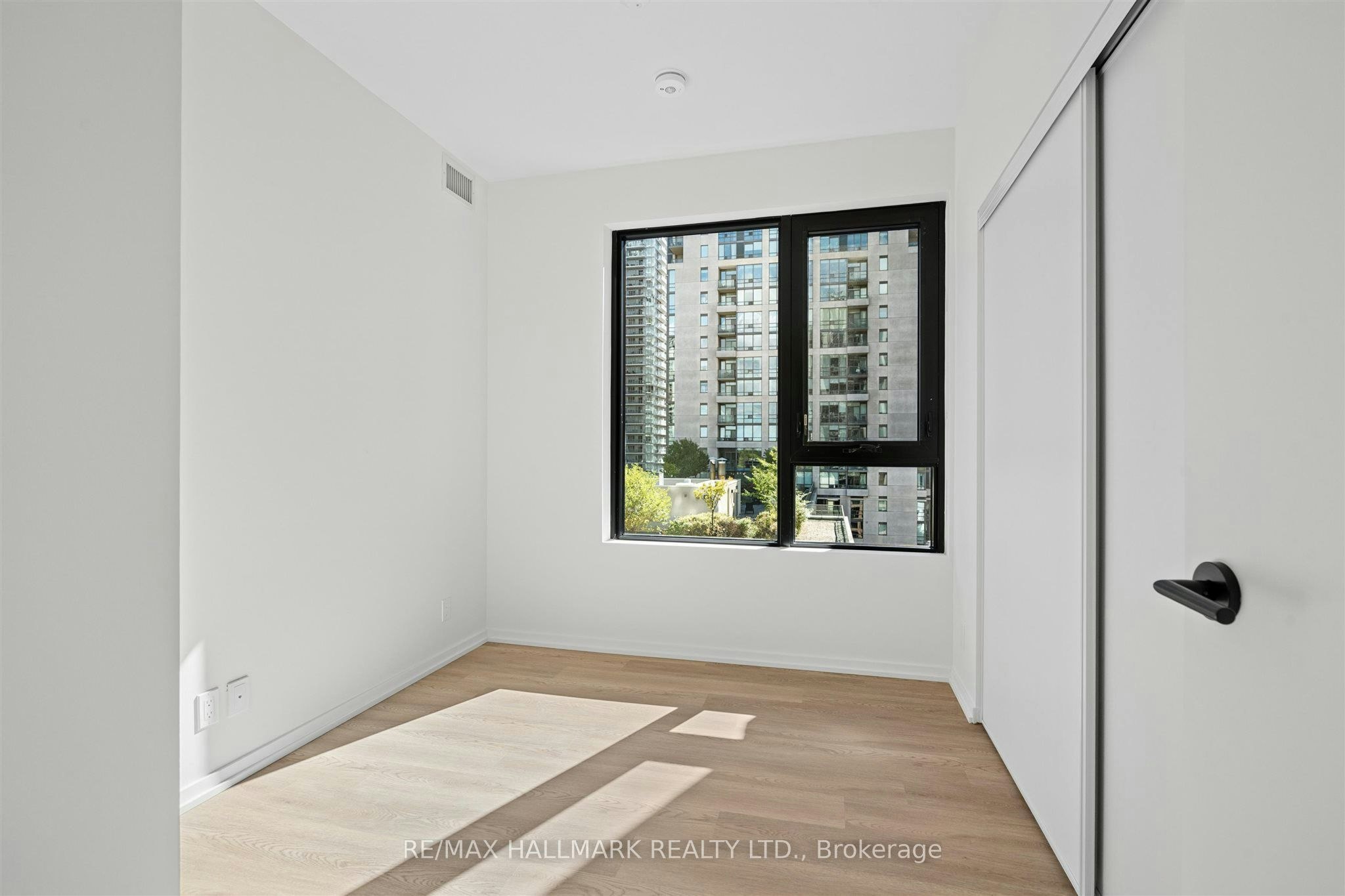 1109-109 Erskine Avenue, Toronto, ON, M4P 0G8 - 23